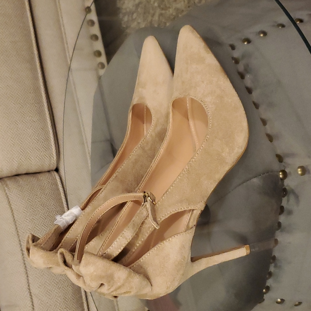 Faux Suede Bow Heels - Picture 4 of 6